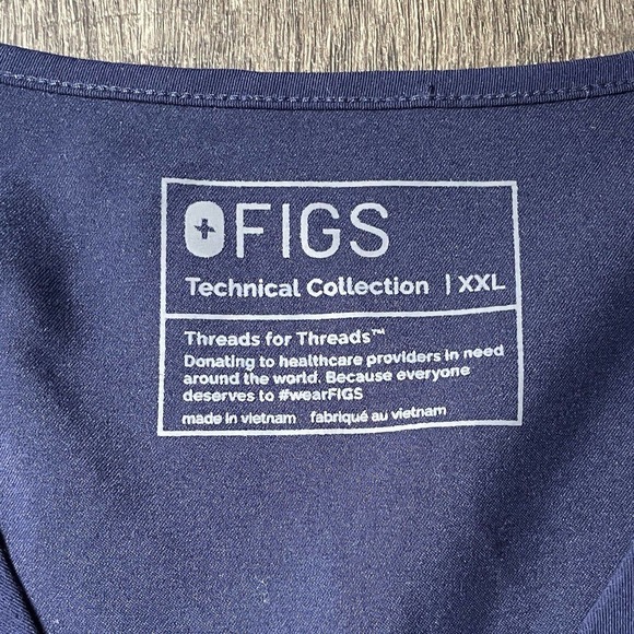 Figs Women's Navy Scrub Top - Picture 5 of 6